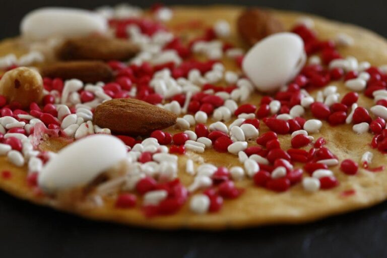 Are there any health considerations to keep in mind when trying Monégasque cuisine?