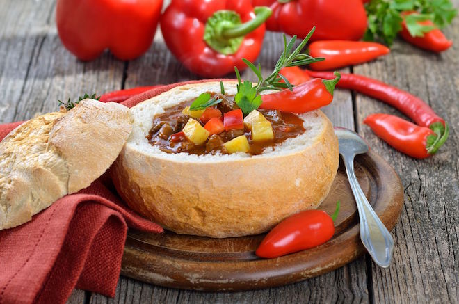 What is a typical Hungarian breakfast like?