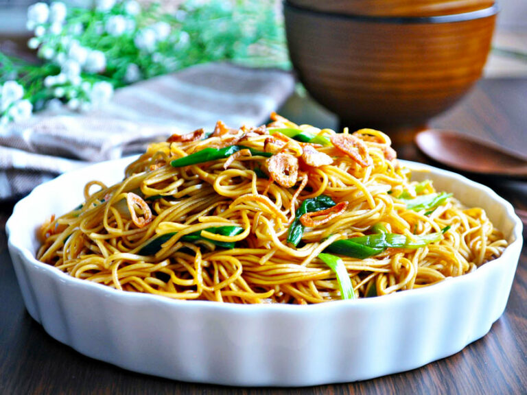 Are there any health considerations to keep in mind when trying Mauritian cuisine?