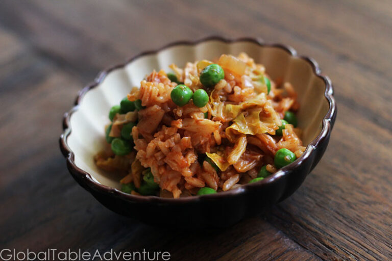 Can you recommend some must-try Guinea-Bissau street foods?