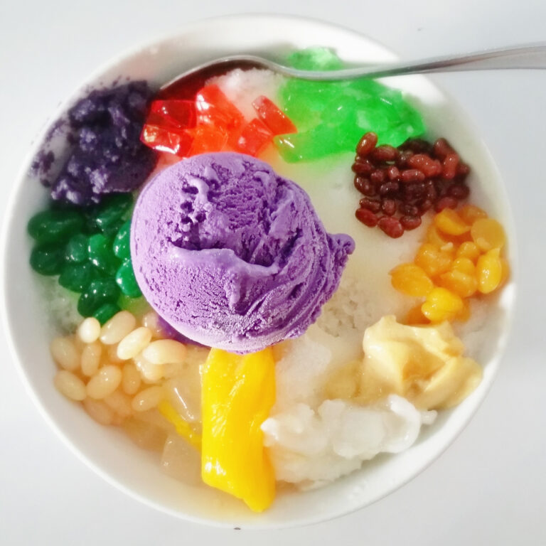 Can you recommend some popular Filipino desserts?