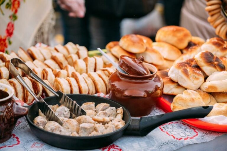 Are there any traditional bread varieties in Belarusian cuisine?