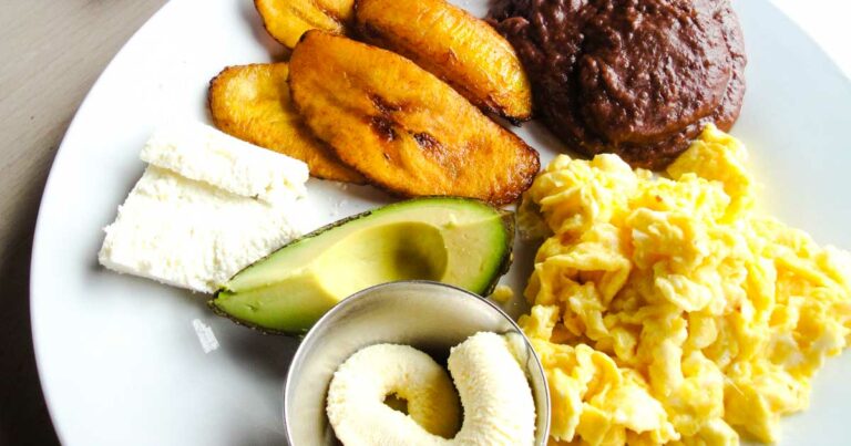 Can you find any Mexican influences in Honduran cuisine?