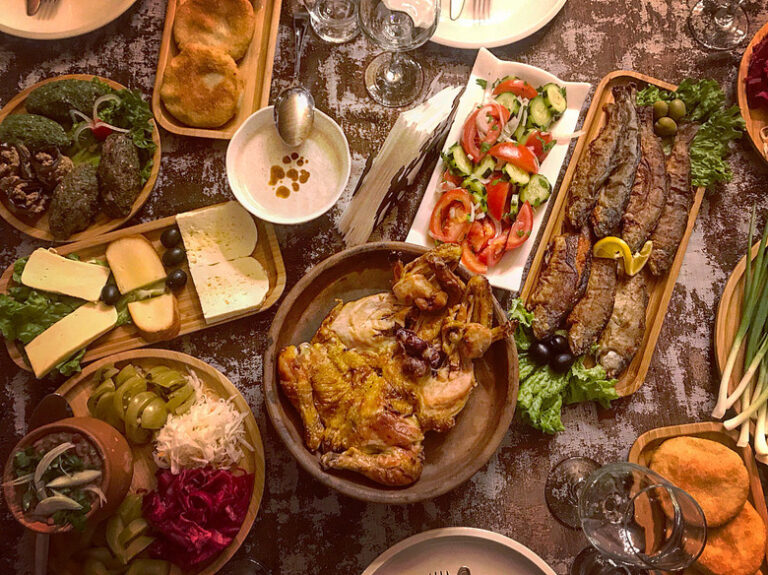 Can you recommend any Georgian street food markets or stalls?
