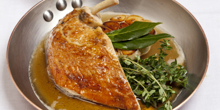 Are there any traditional Guinean breakfast dishes?