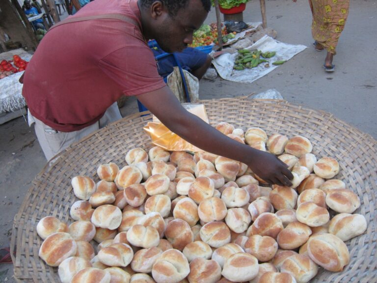 What are some popular street food items in Mozambique?