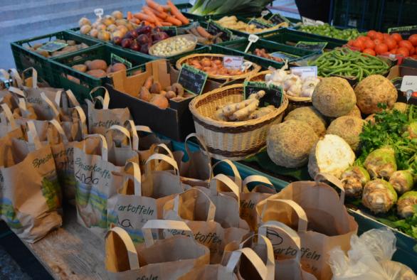 Are there any street food markets or festivals in Luxembourg?