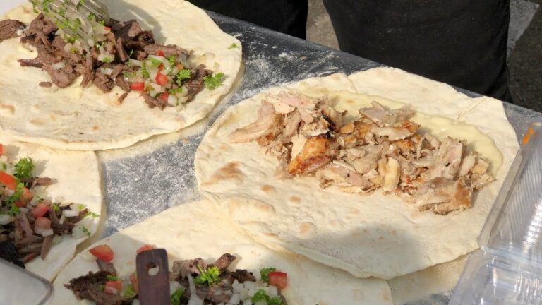 What are some popular street foods in Libya?