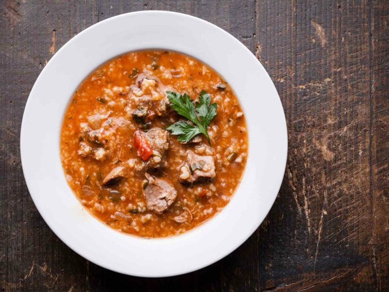 Can you recommend any popular Georgian sauces or condiments?