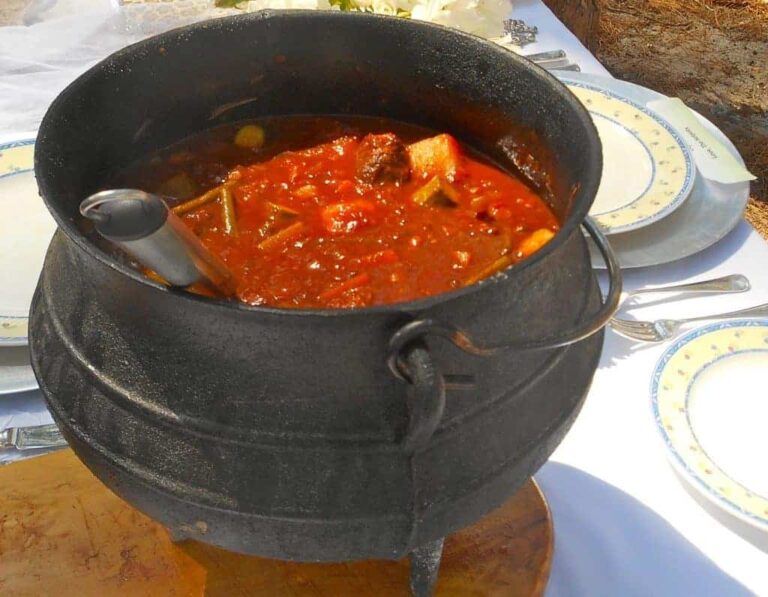 What are some common ingredients in Namibian soups and stews?