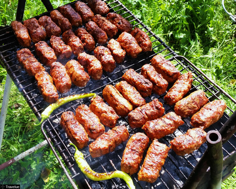 Are there any popular meat dishes in Romanian cuisine?