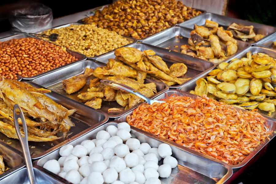 Can you recommend some condiments or sauces used in Chinese dishes?