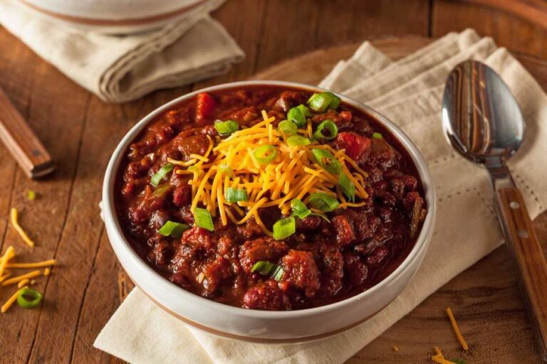 Are there any vegetarian or vegan options in Chilean cuisine?