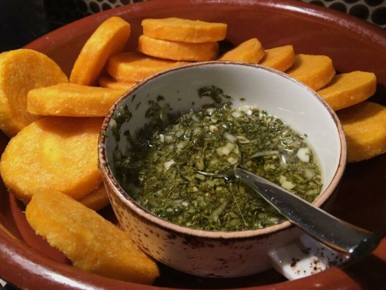 Are there any food markets or festivals in Panama?