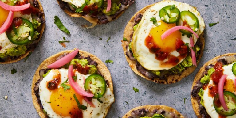 What are some common breakfast options in Mexico?